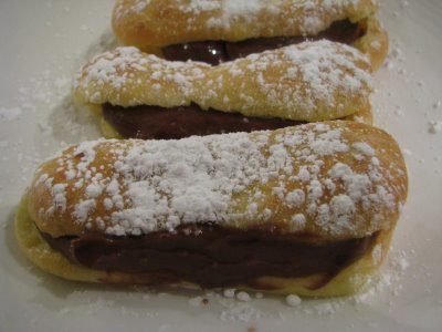 Chocolate Éclairs – Daring Bakers August Challenge